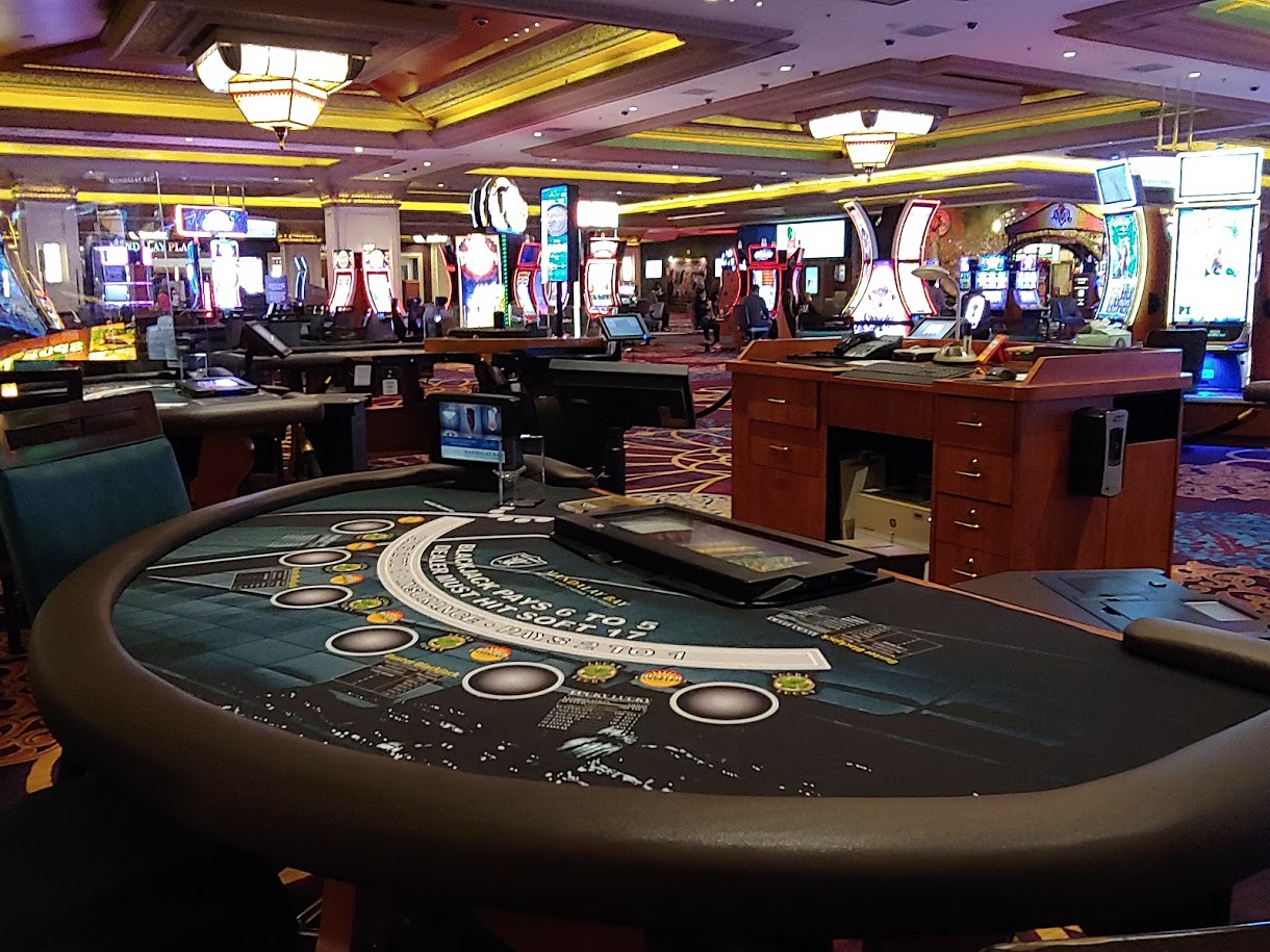 phone at blackjack table